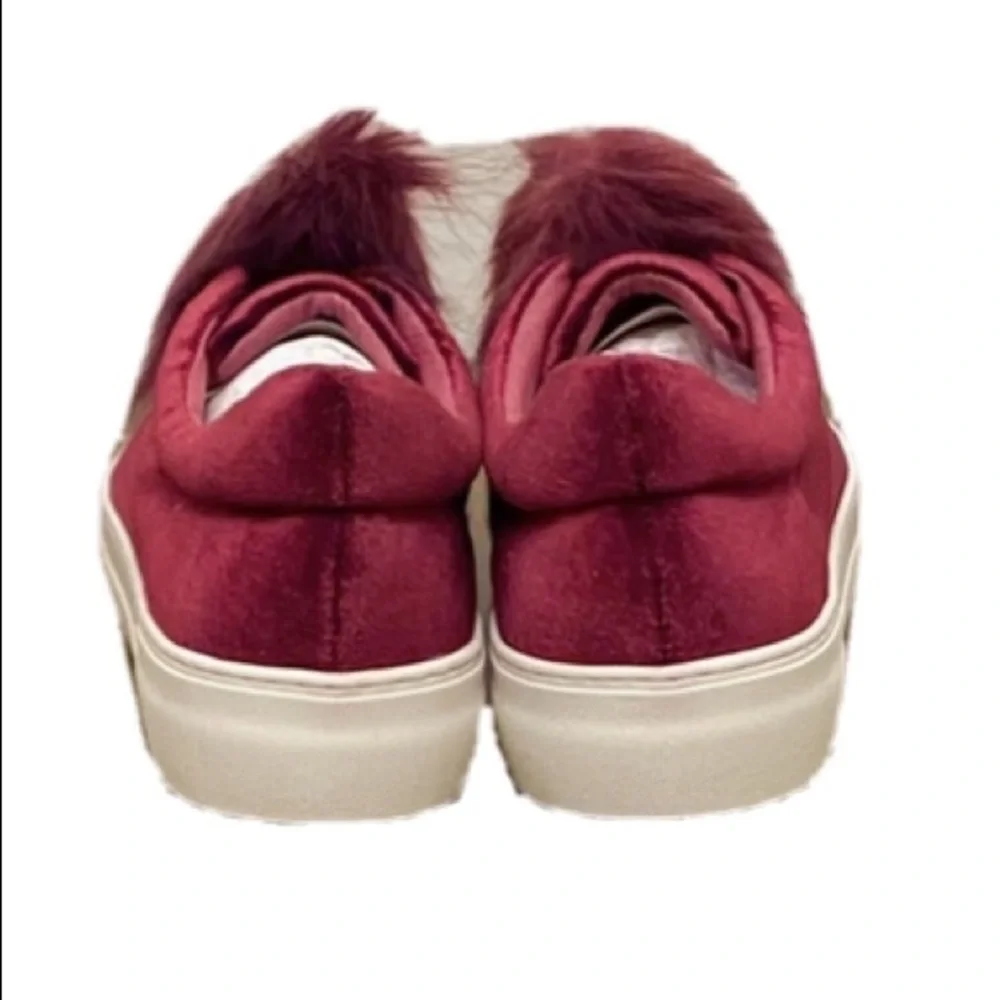 J / SLIDES NEW Aurora-V Sneaker Velvet Pom Pom Maroon Deep Red Cute Casual